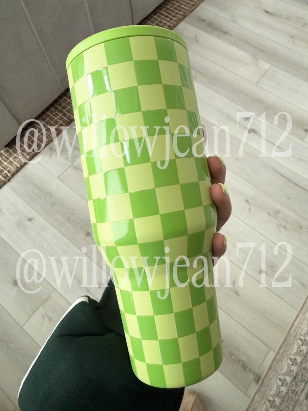 “Honeydew Checkers" Green Checkers Summer Seasonal HydroJug 32oz Traveler - Picture 7 of 7